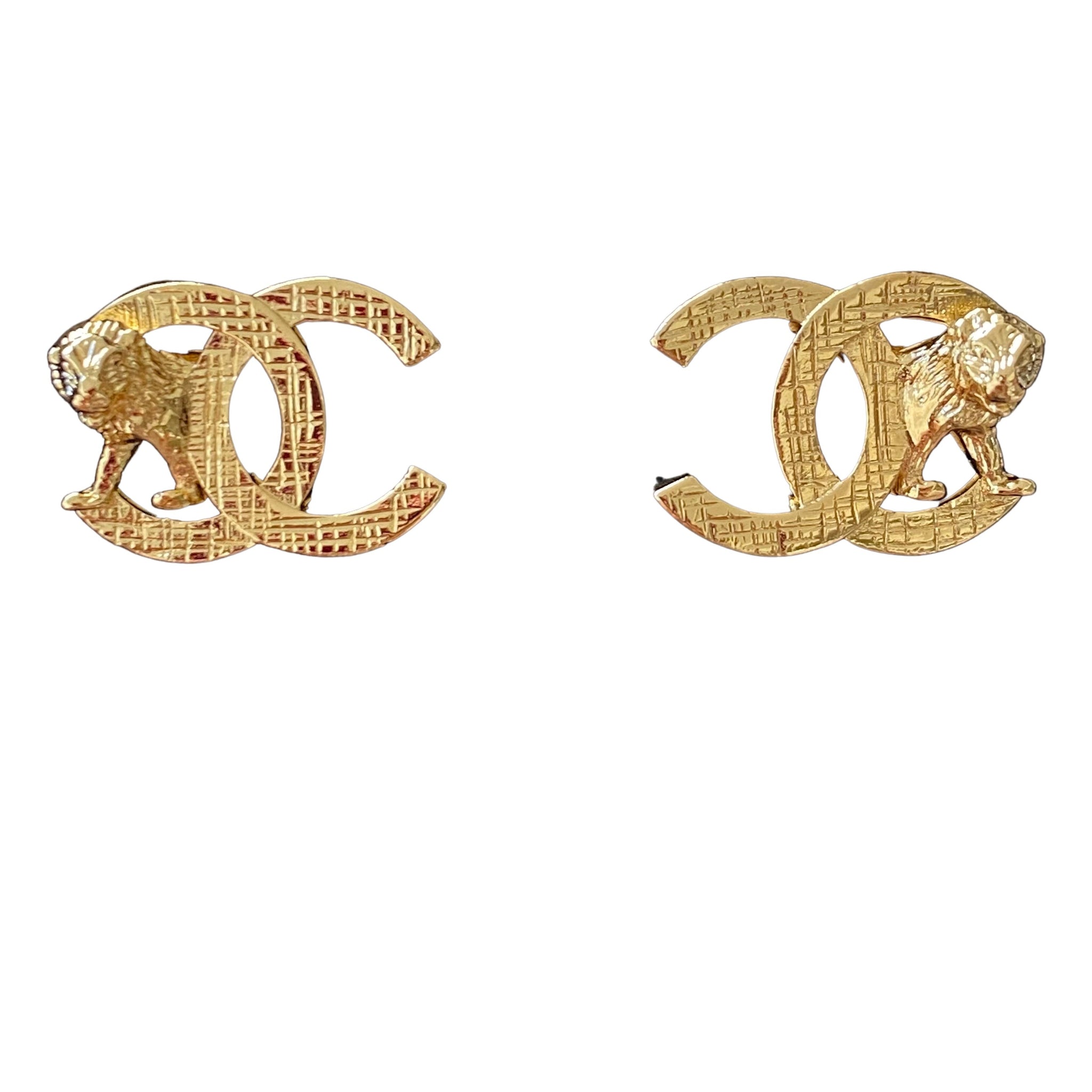 CHANEL 22A Lion Gold CC Logo Stud Earrings AB8784 | Dearluxe