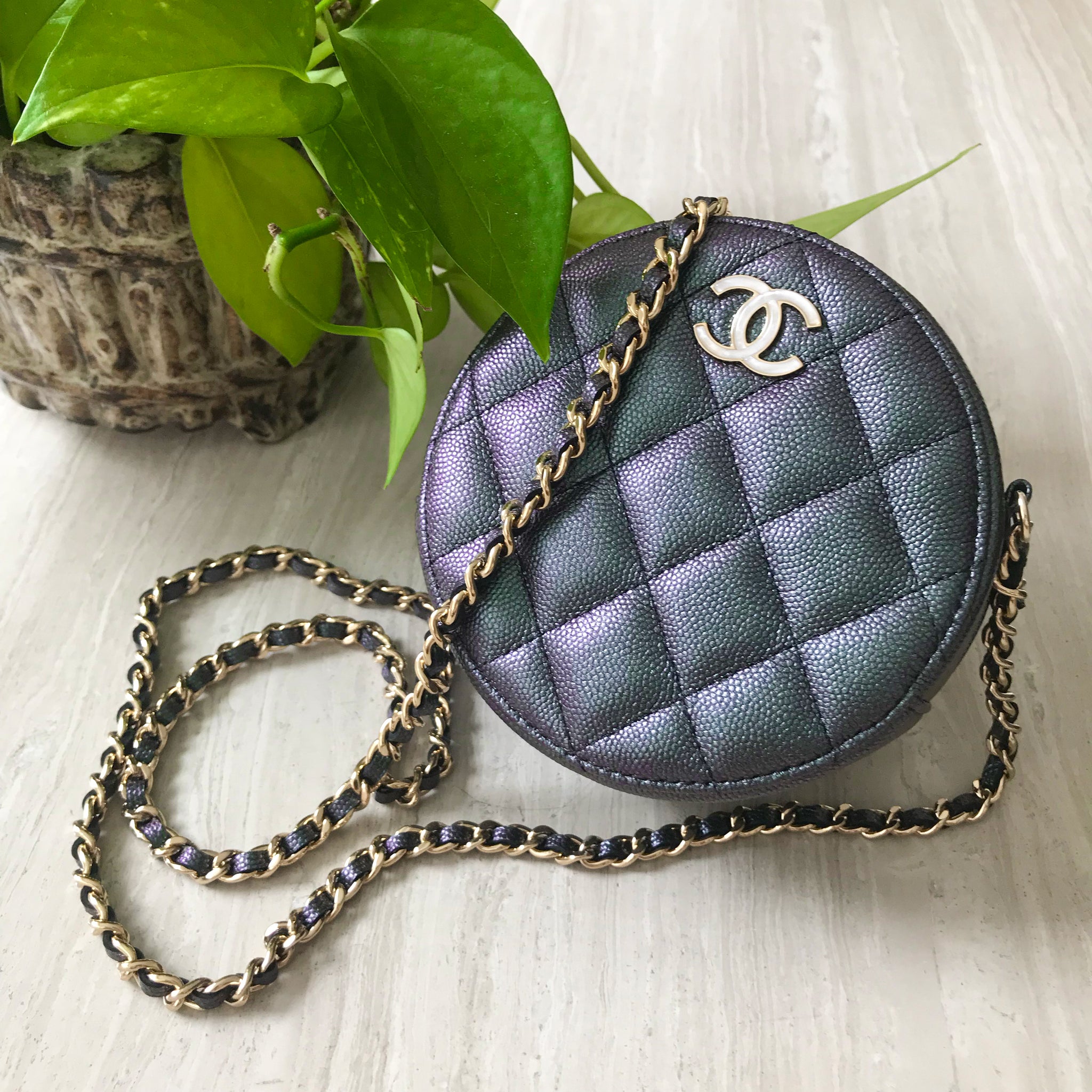 chanel clutch with chain round