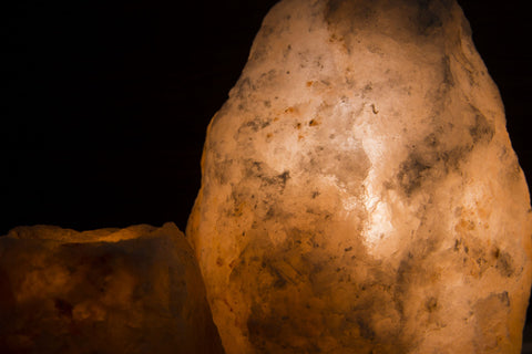 white Himalayan salt lamp UK