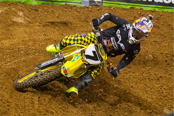 James Stewart com erros técnicos de curva via livemotocross.com