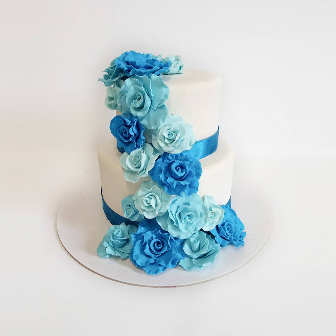 One-Tier White Cake, Fresh Flower Topper | Wedding cake fresh flowers,  Wedding cakes with flowers, Simple wedding cake