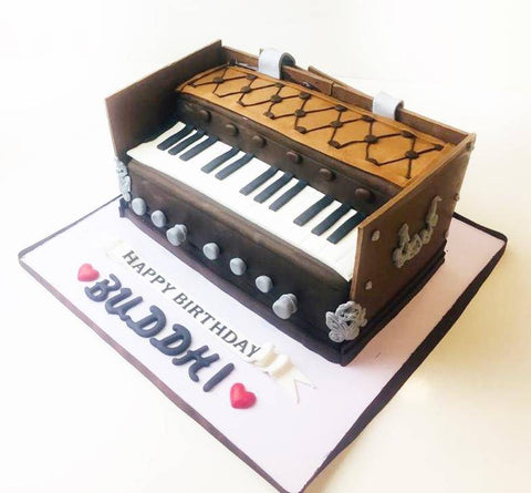 The violin-piano yin and yang cake! : r/lingling40hrs