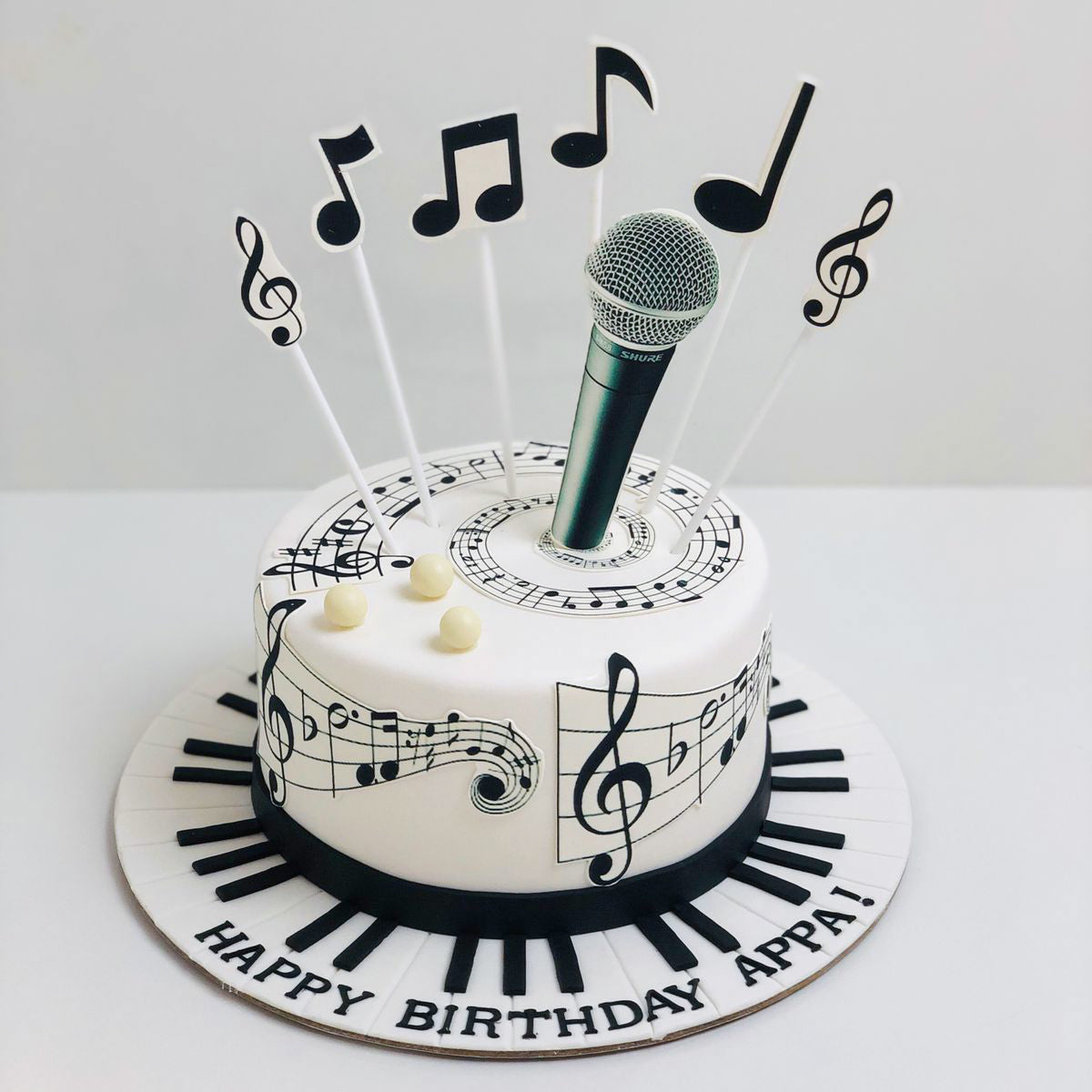 Bells Pastries - Spiral Piano 🎹 Cake . . The last time I created a spiral  piano cake was 10 years ago. So much has changed in my technique, that it  was