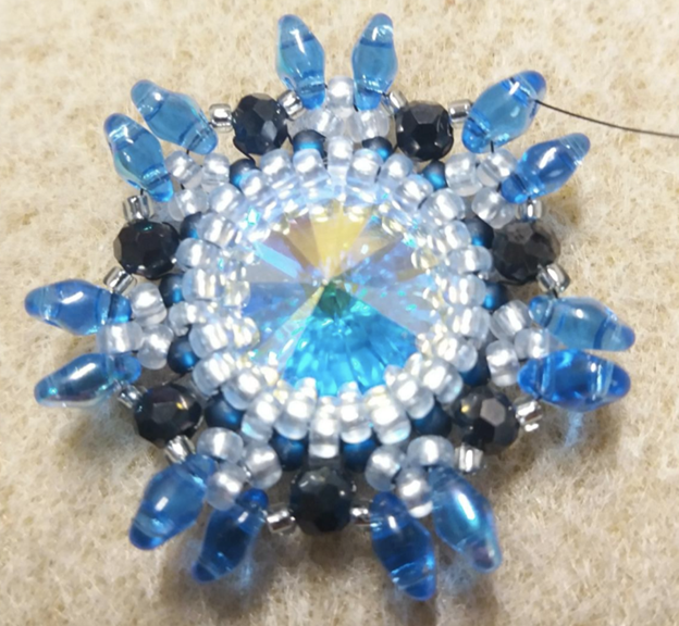 Earring Tutorial with Rivoli, Samos and Amos par Puca Beads - Treasure of the sea