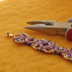 Free Beaded Jewelry PDF Tutorials by Yuliya Abelovich. Free and