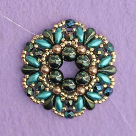 Pattern pendant “ELIZA” was developed by Yuliya Abelovich