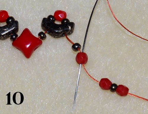 Nuria Bracelet free photo tutorial with Arrow beads and WibeDuo beads step 10