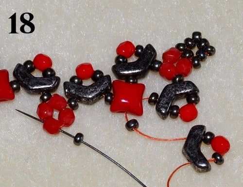 Nuria Bracelet free photo tutorial with Arrow beads and WibeDuo beads step 18