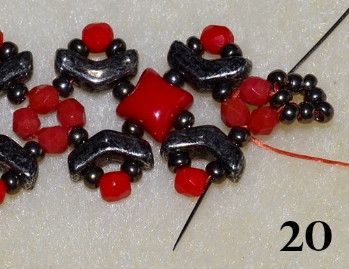 Nuria Bracelet free photo tutorial with Arrow beads and WibeDuo beads step 20