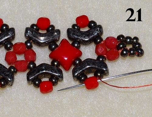Nuria Bracelet free photo tutorial with Arrow beads and WibeDuo beads step 21