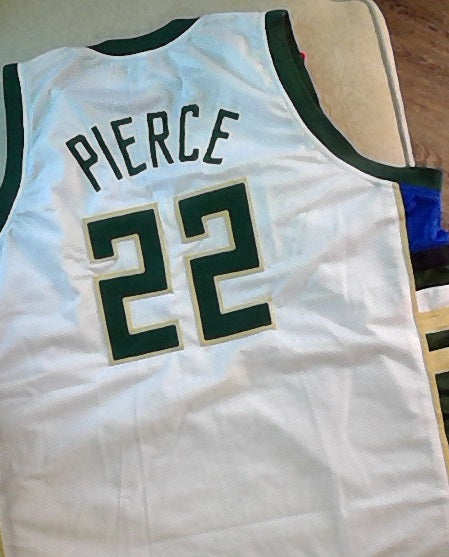 milwaukee bucks throwback jersey