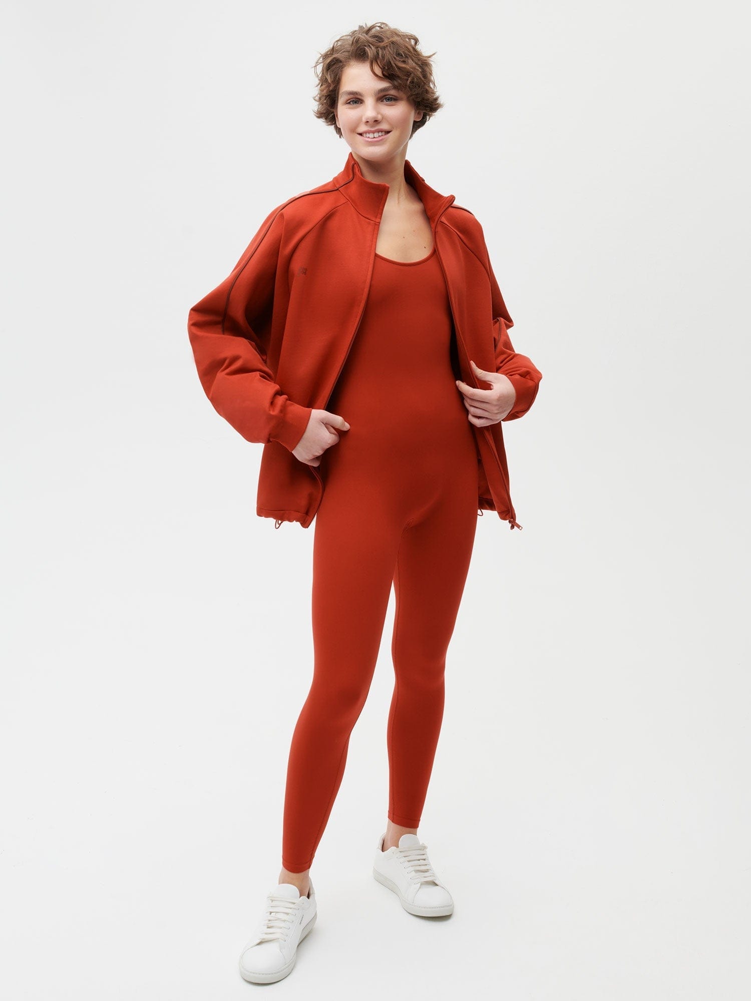 https://cdn.shopify.com/s/files/1/0035/1309/0115/products/Activewear-Womens-Jumpsuit-Jasper-Red-Female-4_2ca5b83d-1278-4ab0-b213-7ce000711e61.jpg?v=1662476186