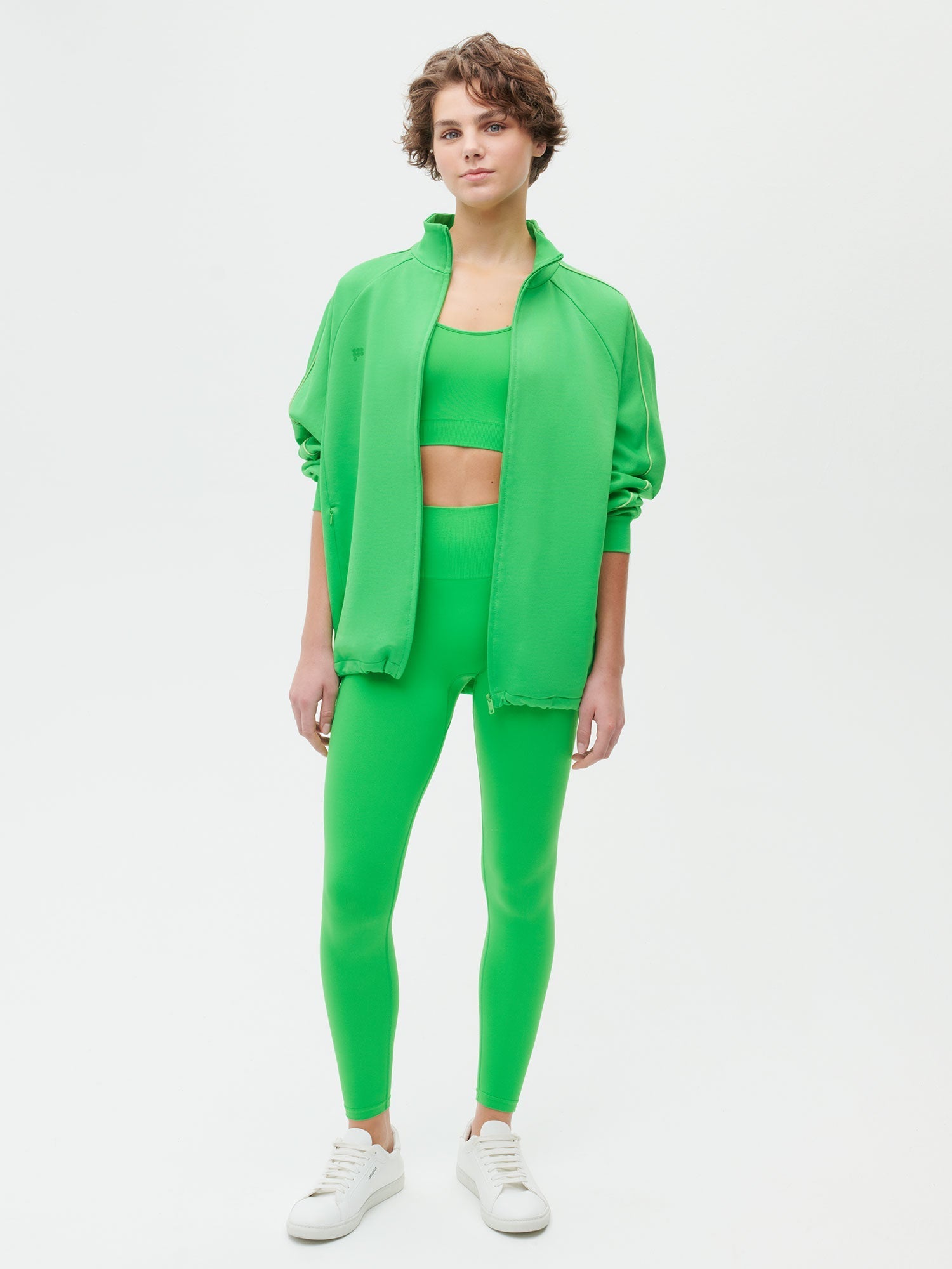 https://cdn.shopify.com/s/files/1/0035/1309/0115/products/Activewear-Womens-Leggings-Jade-Green-Female-4.jpg?v=1662476201