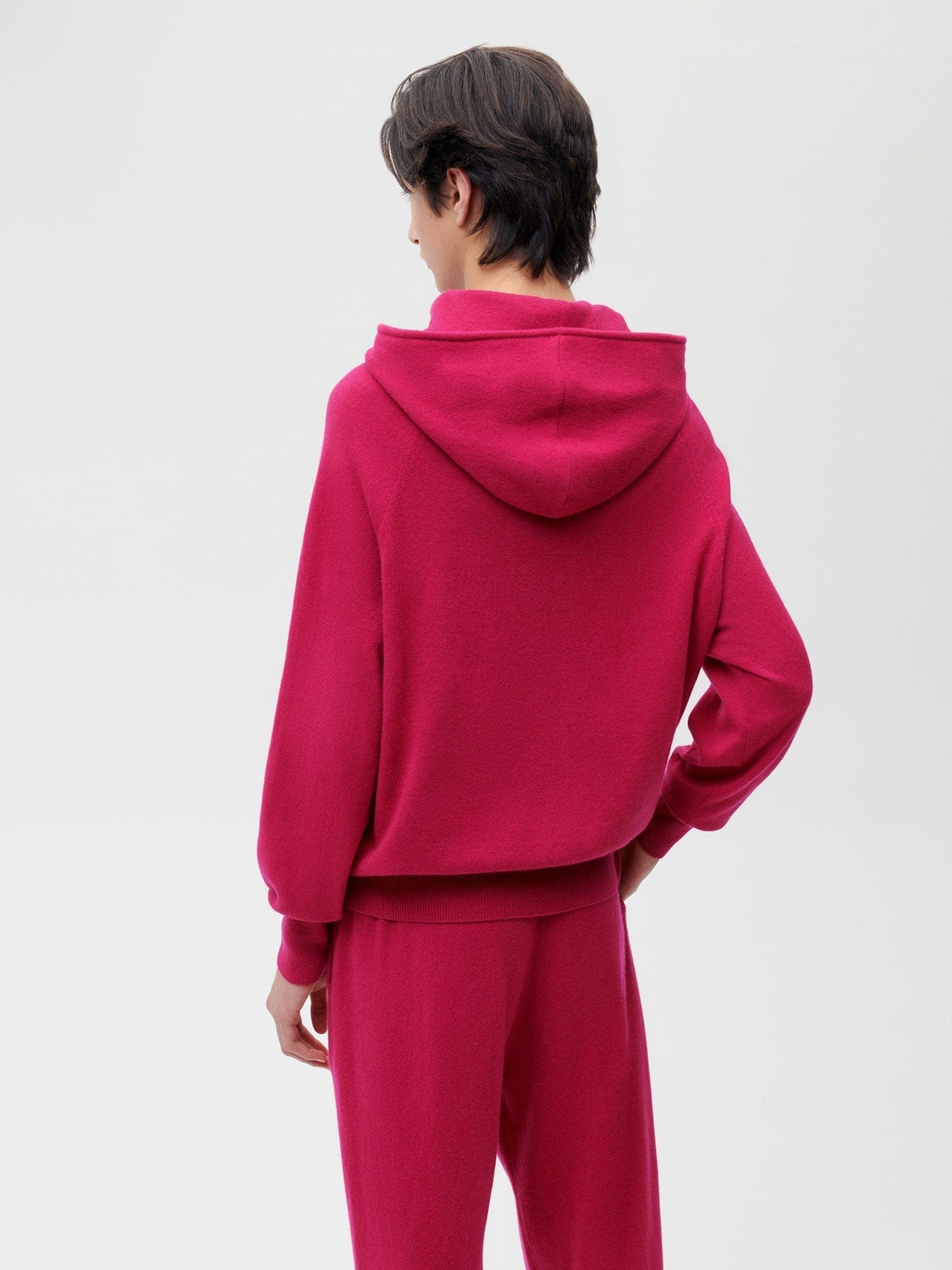 https://cdn.shopify.com/s/files/1/0035/1309/0115/products/Cashmere-Hoodie-Magenta-Pink-Male-2.jpg?v=1662476166