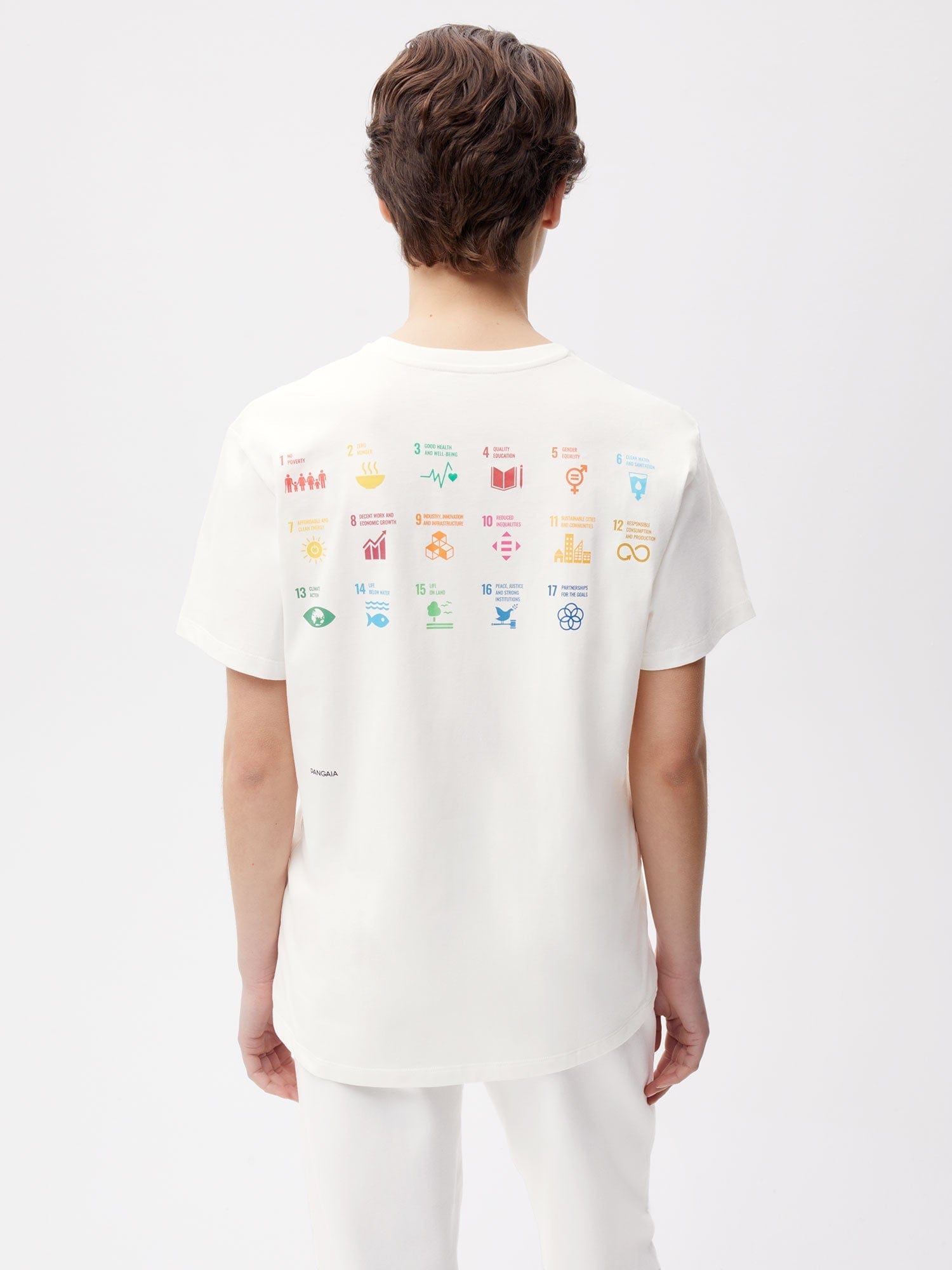 https://cdn.shopify.com/s/files/1/0035/1309/0115/products/Pangaia-X-SDGS-Organic-Cotton-T-Shirt-Off-White-Female-2.jpg?v=1662475140