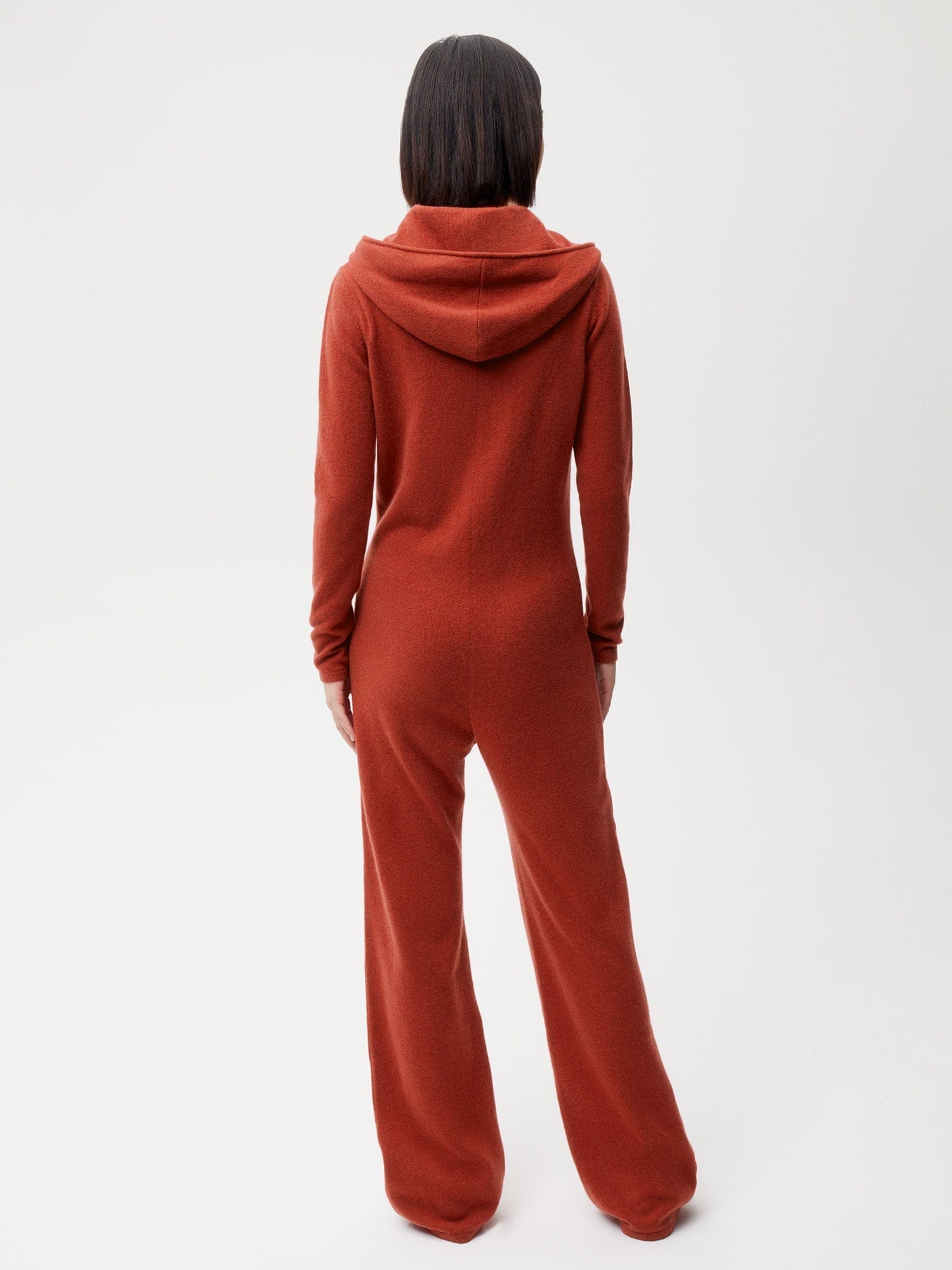 https://cdn.shopify.com/s/files/1/0035/1309/0115/products/Recycled-Cashmere-Womens-Jumpsuit-Jasper-Red-Female-2.jpg?v=1662476280