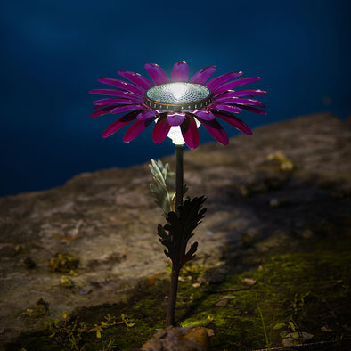 Daisy Solar Light | Metal Garden Art | Desert Steel