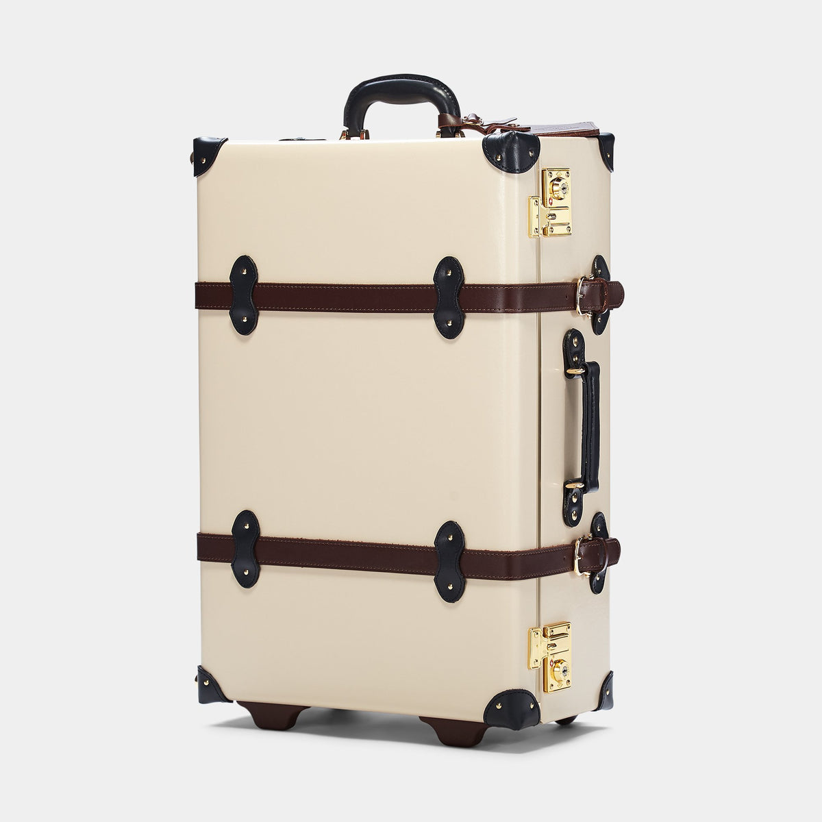 vintage style luggage with wheels