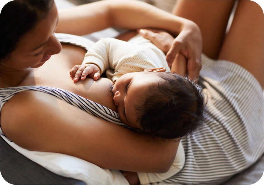 mom breastfeeding