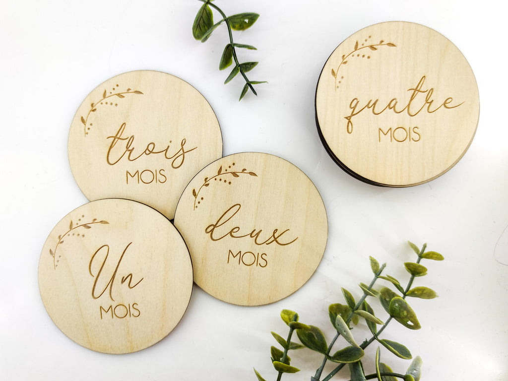 Cartes Etapes Rondes En Bois Et Personnalisables Pour Bebe L Usinette Bleue