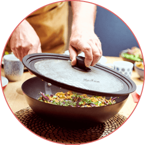 Uno Casa Cast Iron Wok Pan - Flat Bottom Wok with Silicone Lid - 12.5 inch, 5.2