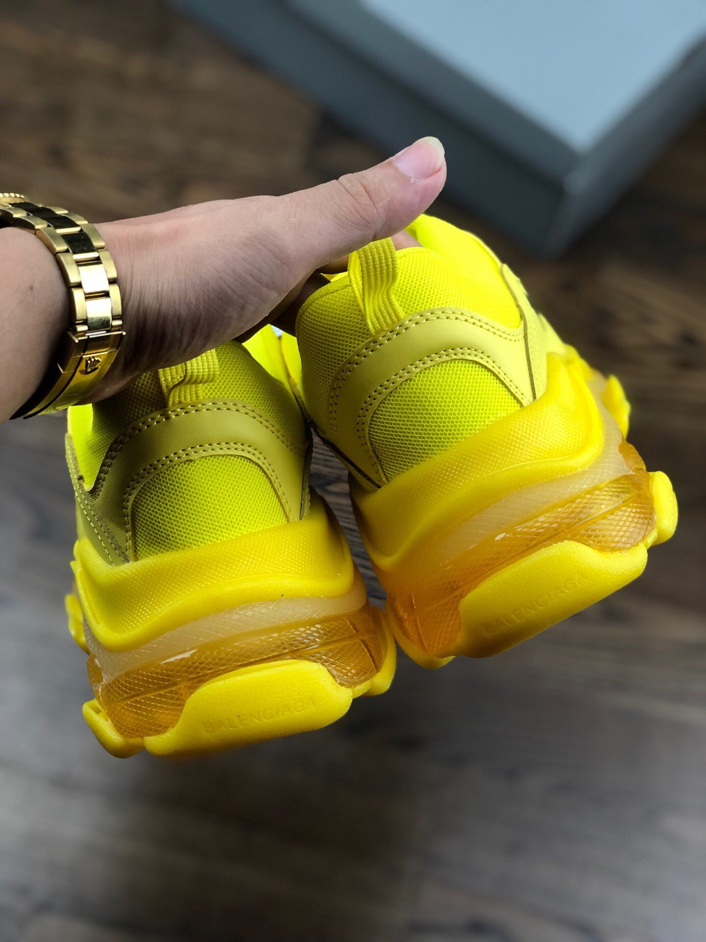 BALENCiAGA TRiPLE S SNEAKER review Closer Look on