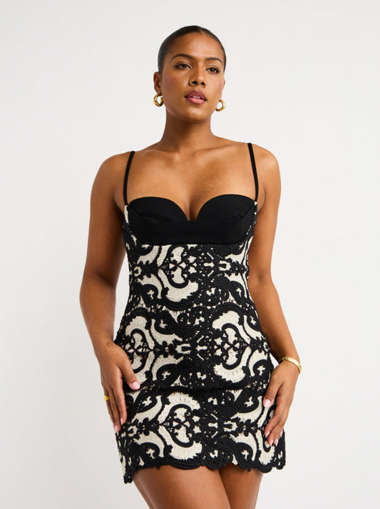 Ginger and Smart Walk the Line Strapless Top in Black Base – Coco & Lola