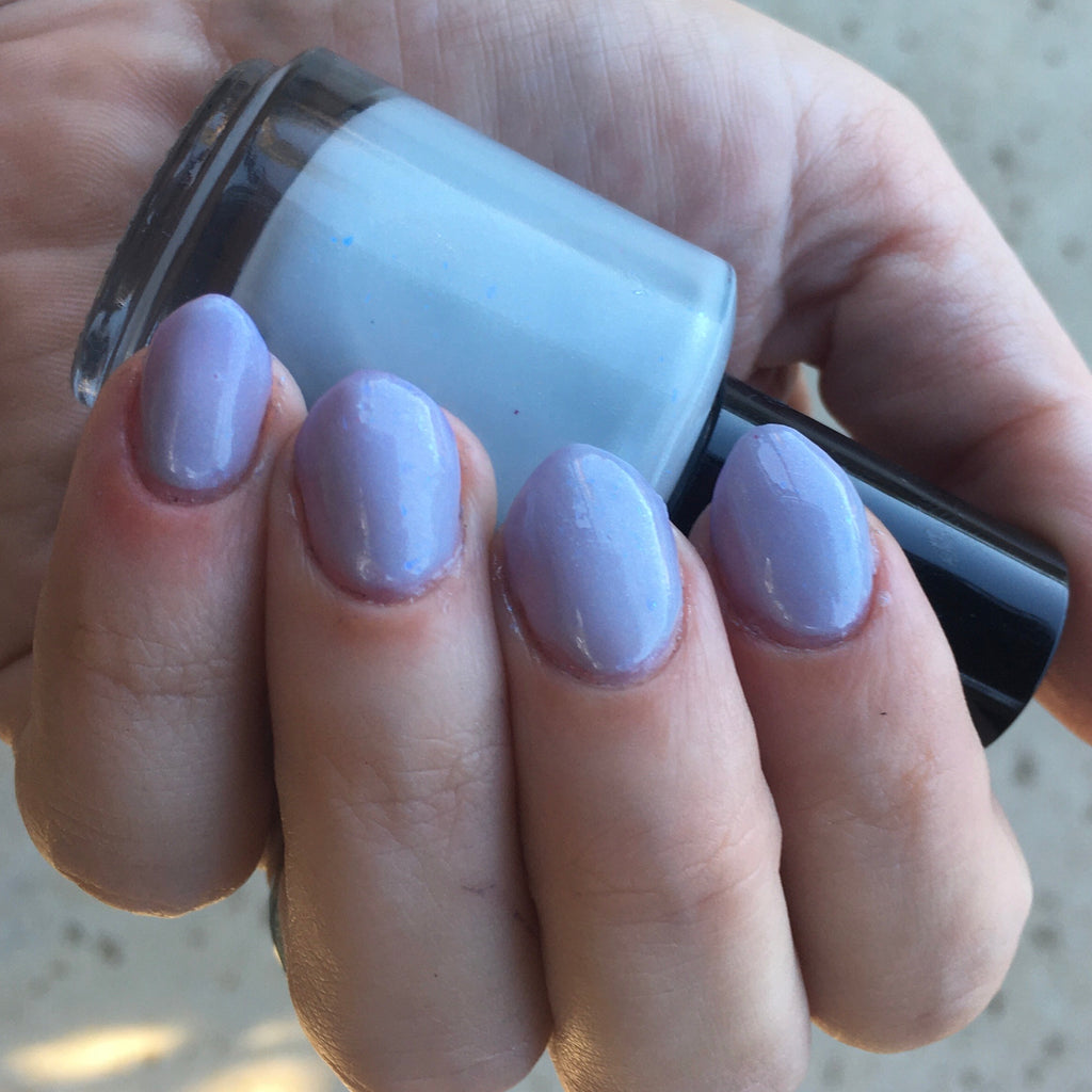 light periwinkle nails