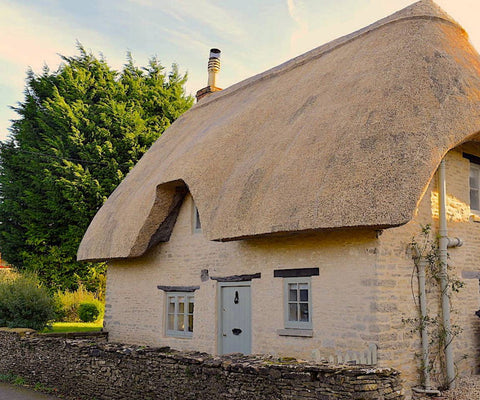 cirencester-air-bnb-thatched-cottage-weekend-away-cotswolds