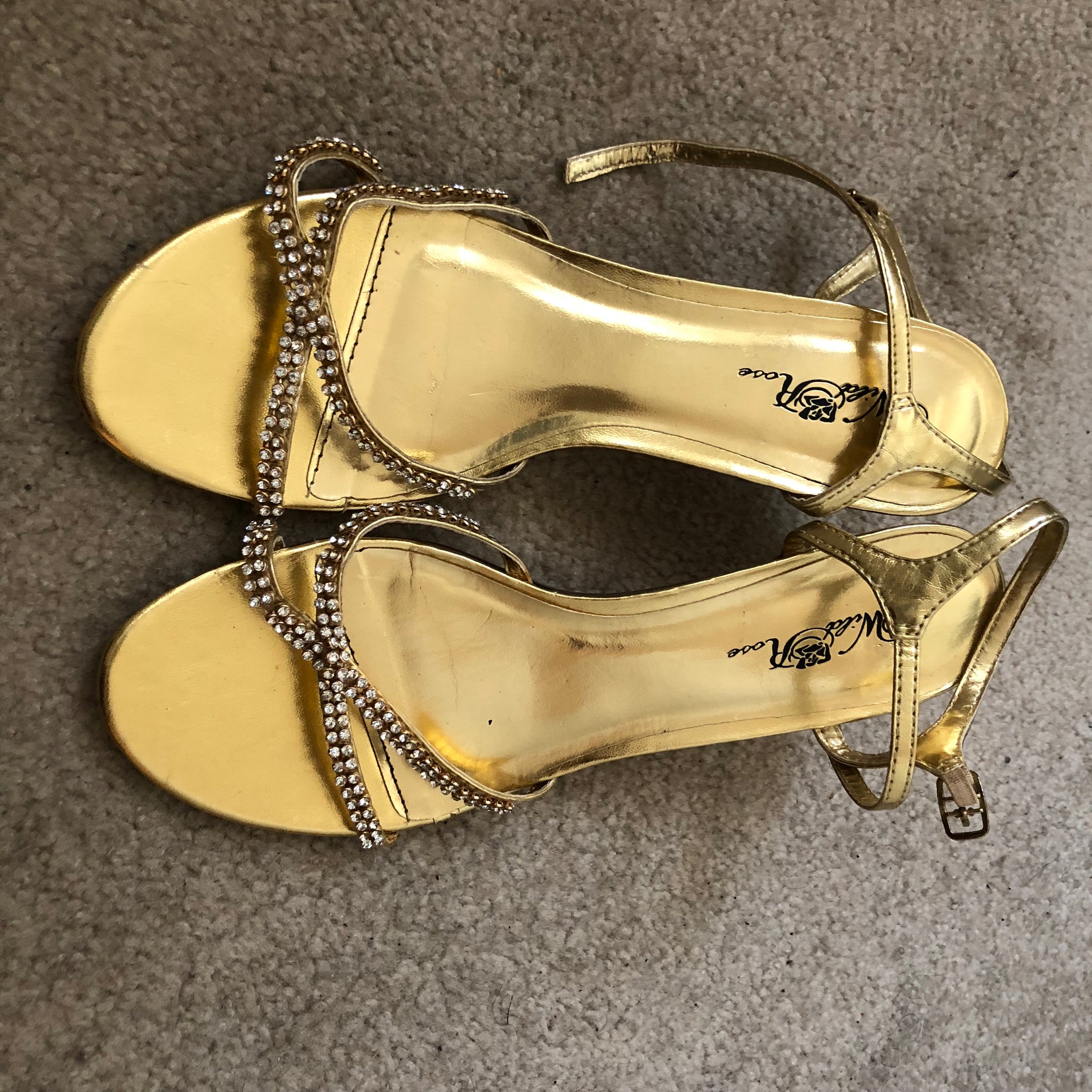 Pre-Owned Elegant Gold Shoes (Size 10) – MidLife Rises, Inc.