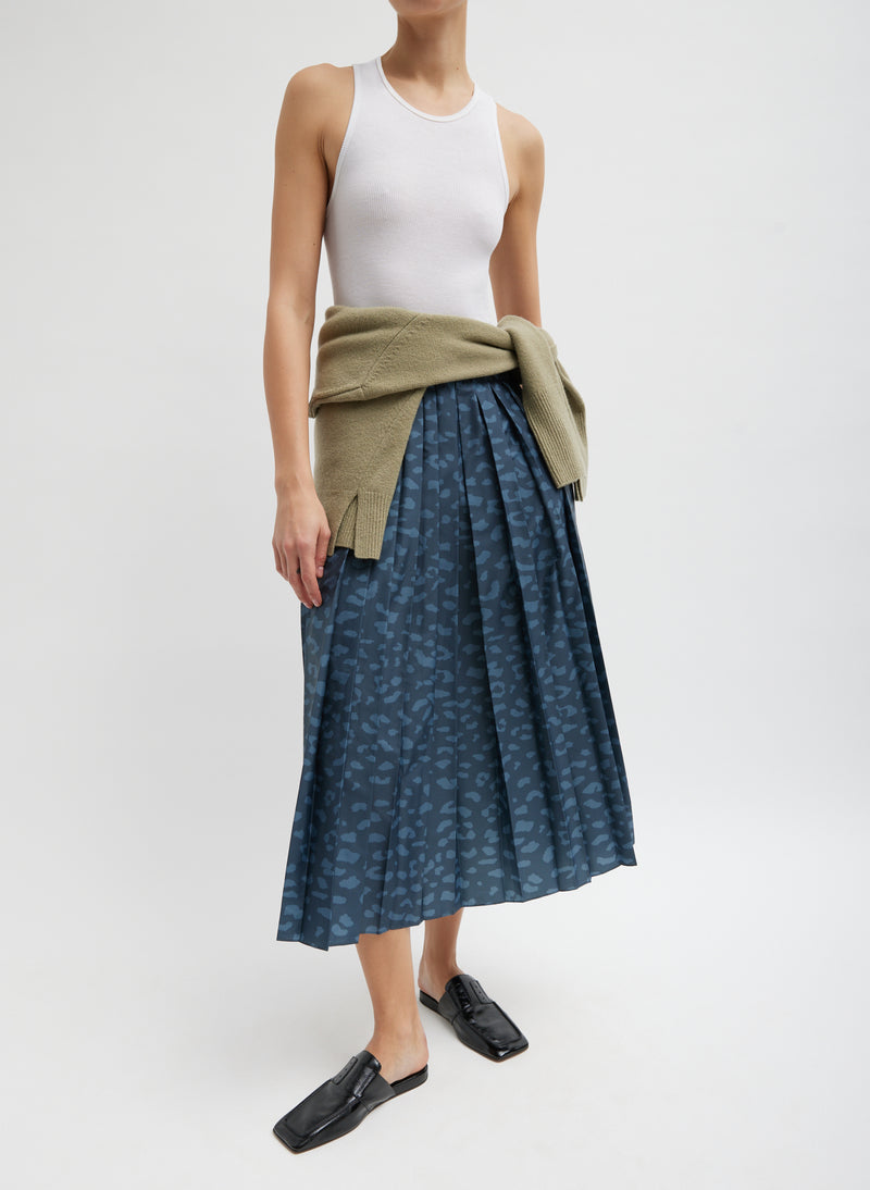 티비 Tibi Recycled Sporty Nylon Cheetah Pleated Pull On Skirt,Navy Fog Multi