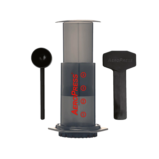 https://cdn.shopify.com/s/files/1/0035/9372/products/Aeropress_2048x2048_65bec81e-a0c2-48f2-a92b-fb890a4079f2_533x.png?v=1654098428