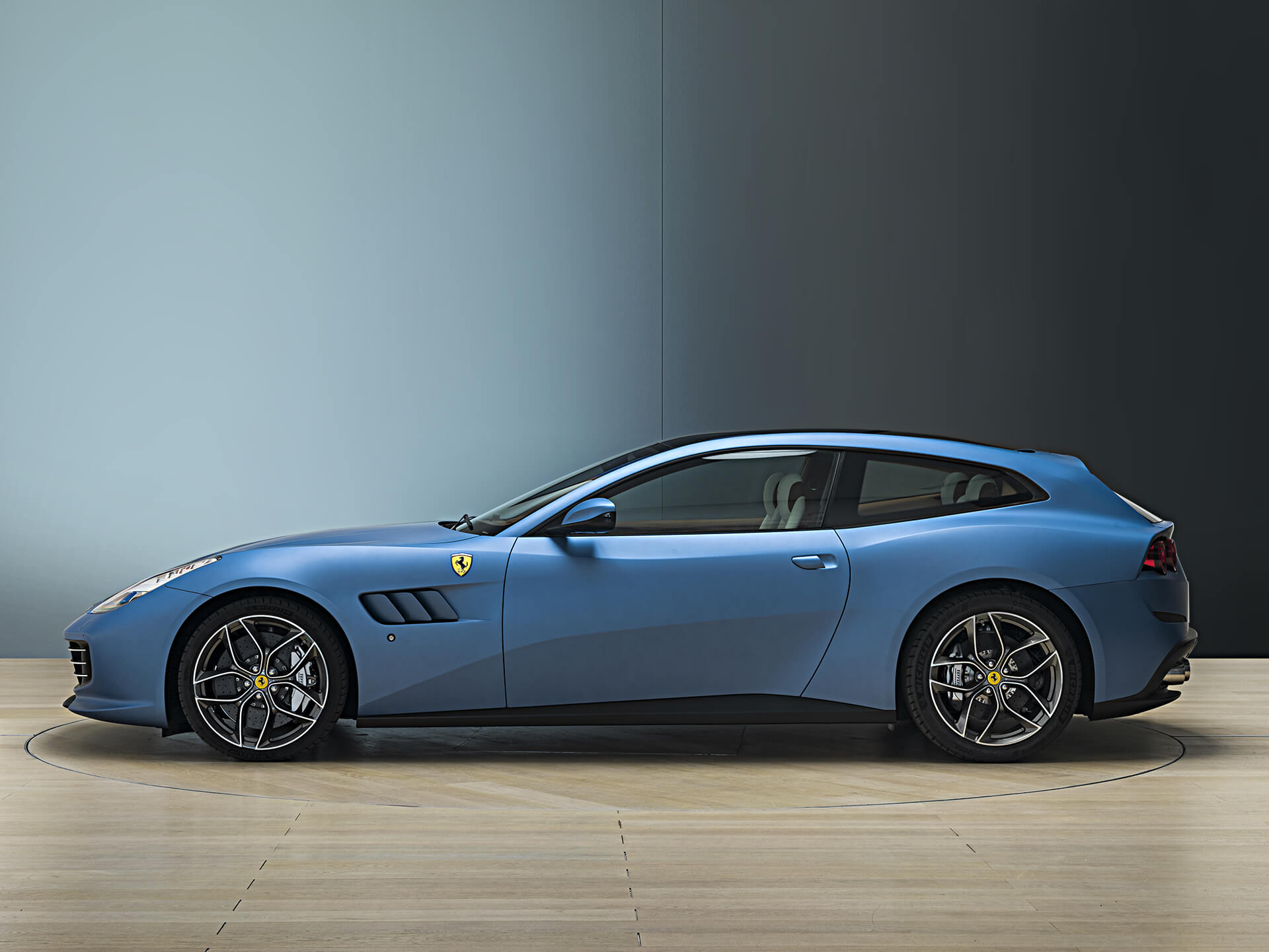 Azzurro Monaco Opaco Ferrari GTC4Lusso