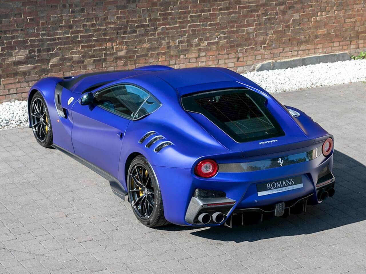 Ferrari F12tdf in Blu Elettrico Opaco