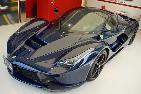 Blu Ortis Ferrari LaFerrari