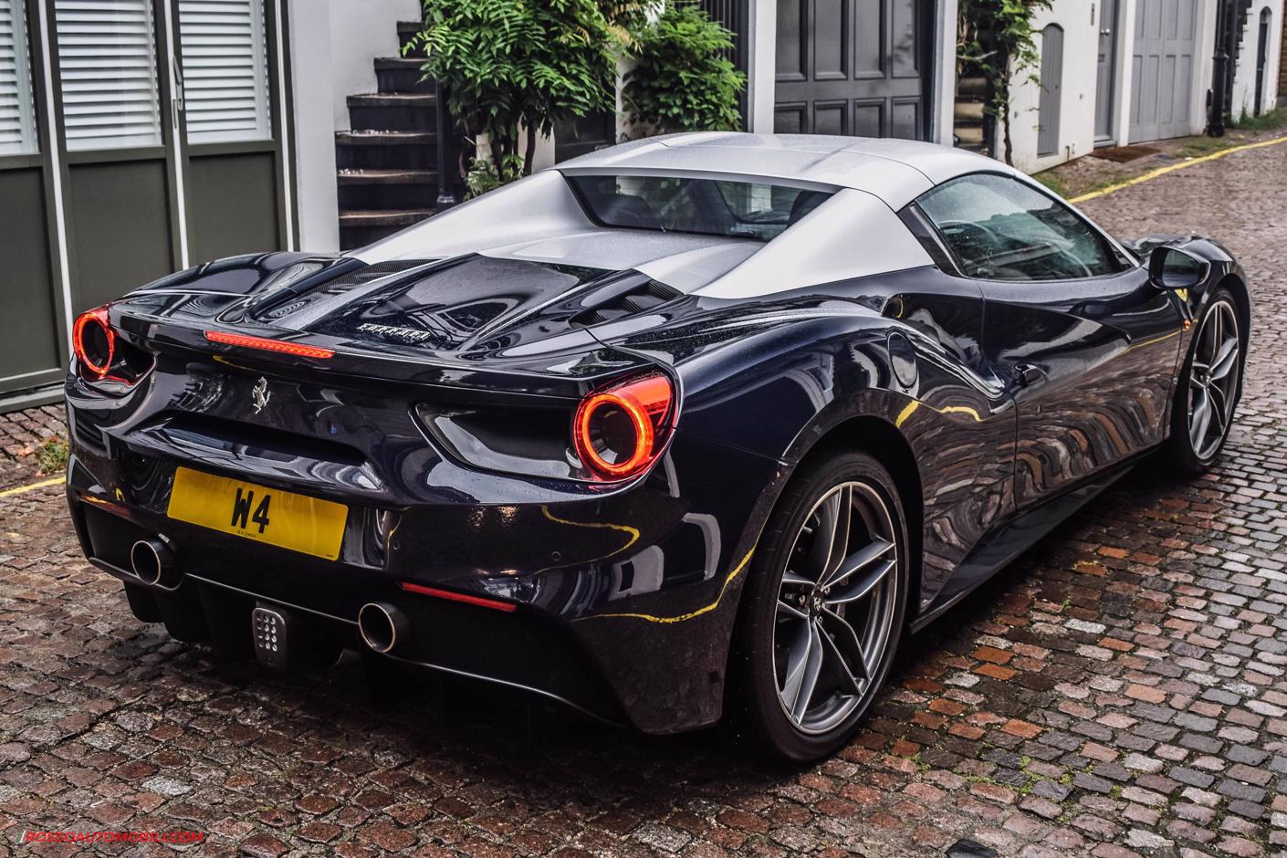 Ferrari 488 Spider in Blu Pozzi