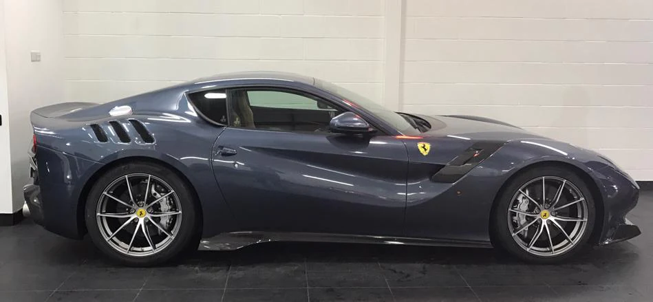 Ferrari F12tdf in Blu Simond