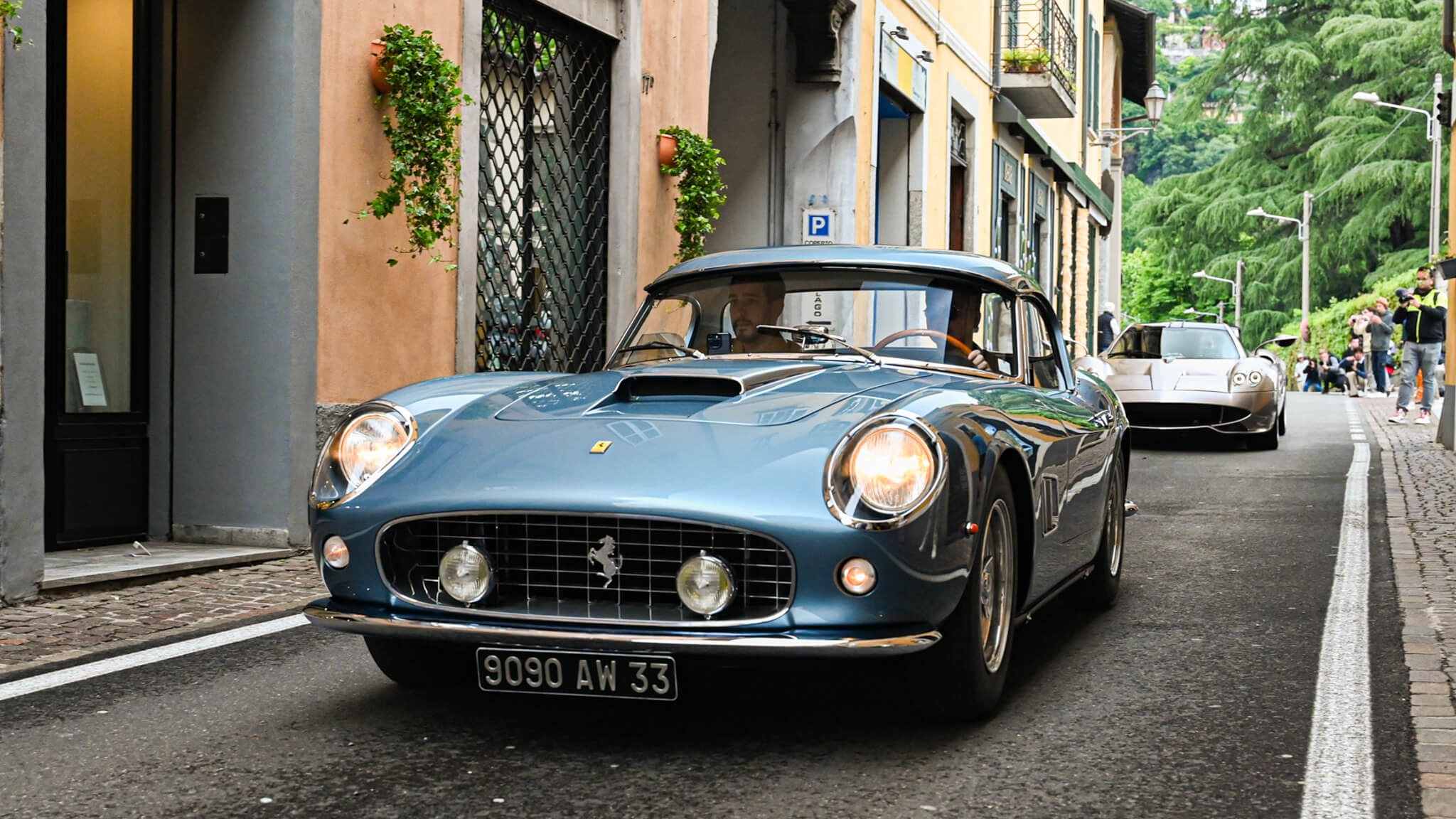 Ferrari 250 GT California Spider SWB in Azzurro Vincennes