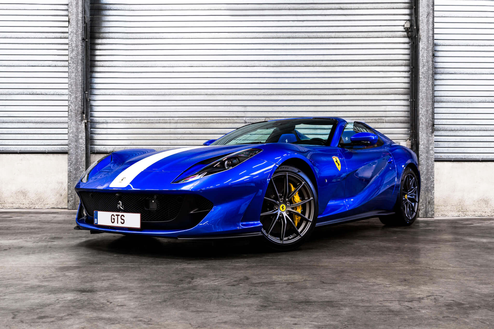 Ferrari 812 GTS in Blu Toscan