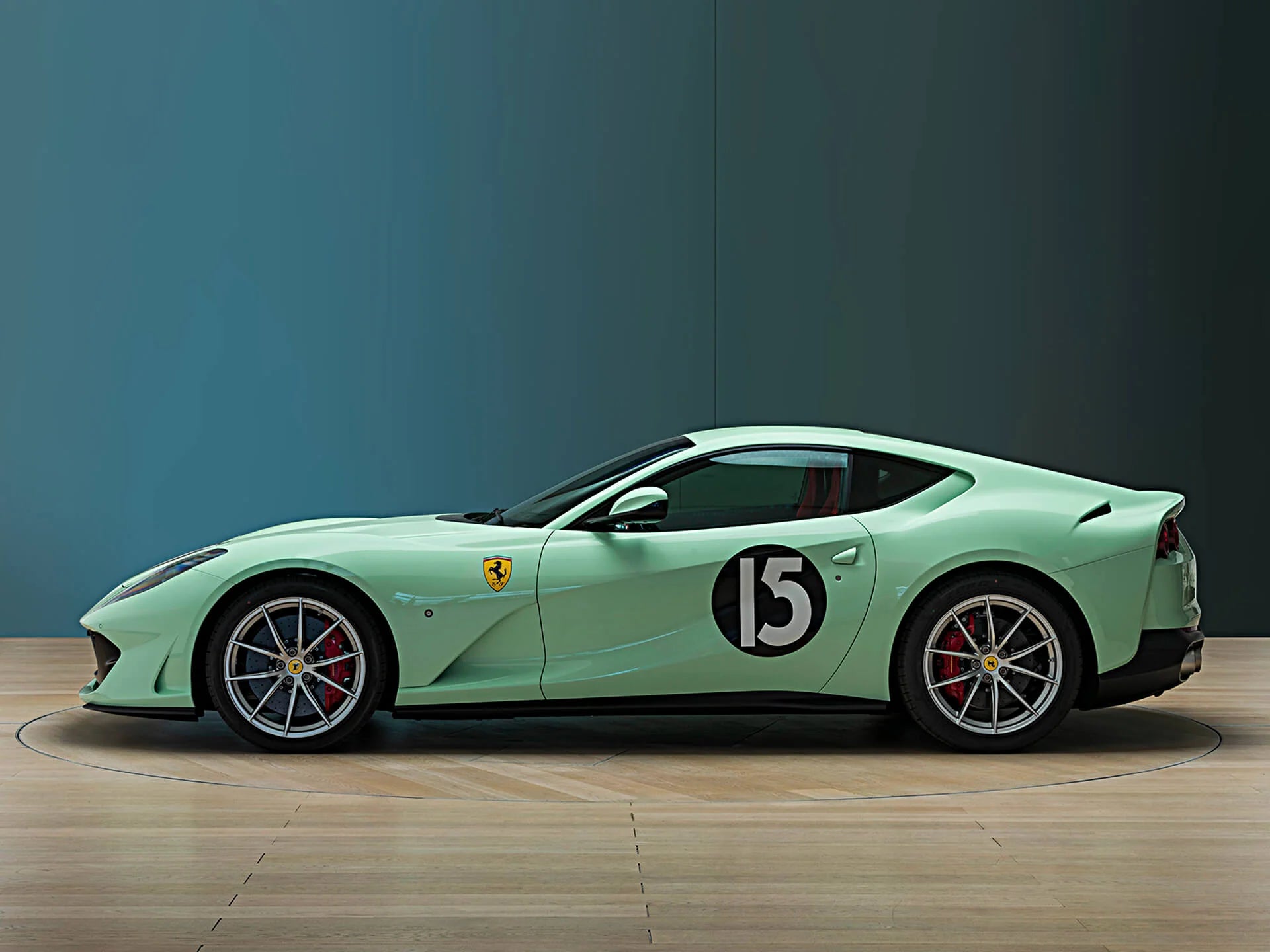 Ferrari 812 Superfast in Verde Pallido