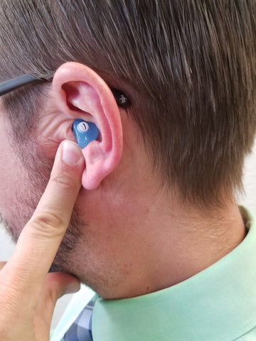 removing a earplug
