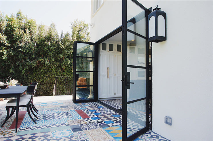 PINKYS Bifold doors lifestyle image