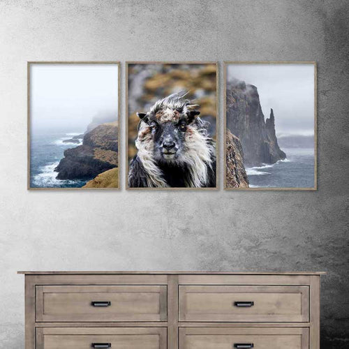 billedvæg tre plakater med færøerne billeder over en kommode