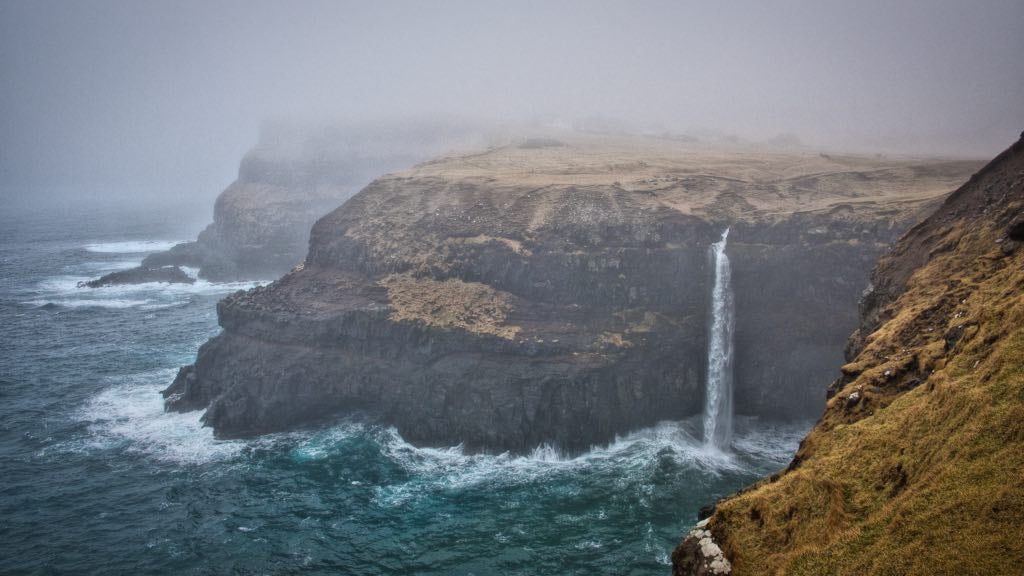 klipperne and the waterfall Mulafossur by Gasadalur 