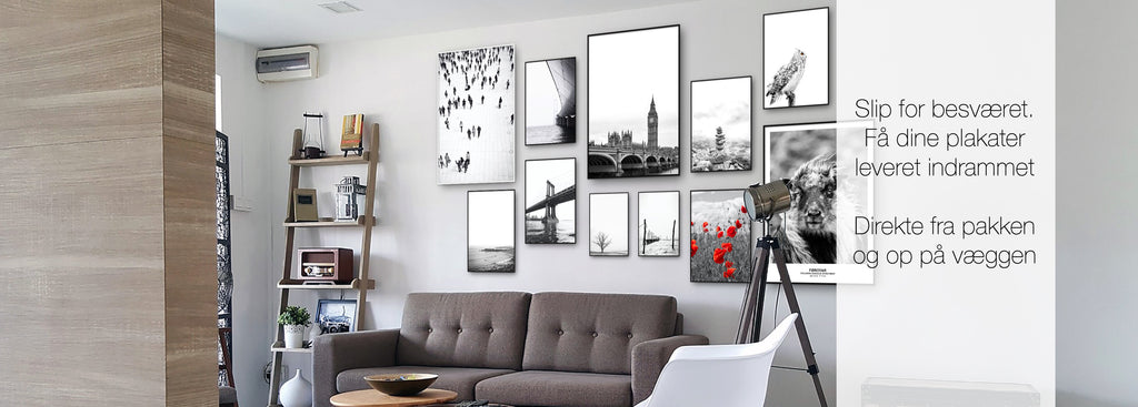 sort hvid billedevæg i en stue
