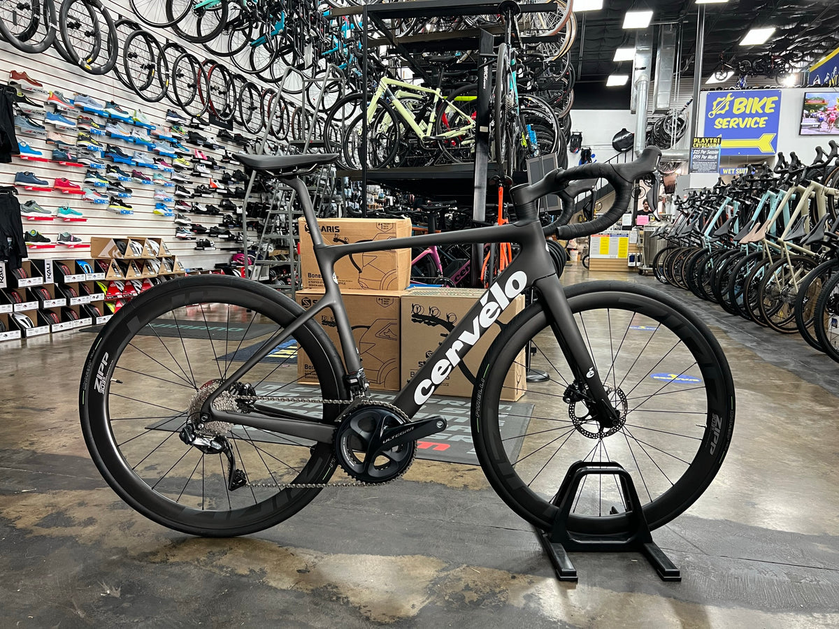 Cervelo Caledonia5 Disc Ultegra Di2 Five Black 2022 — Playtri