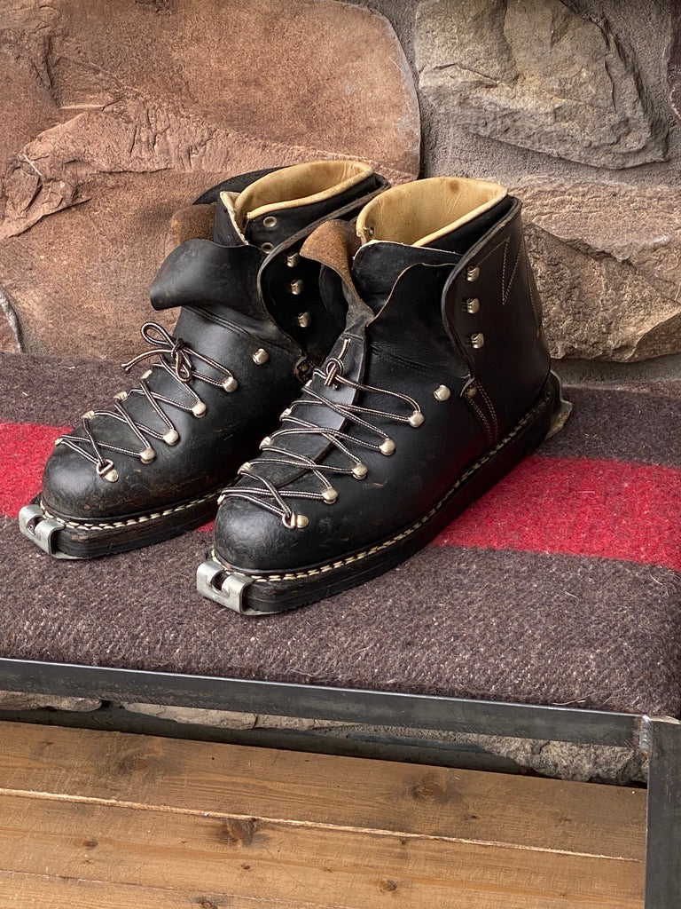 fordel Indtægter Jordbær Vintage Rieker Leather Ski Boots - VintageWinter