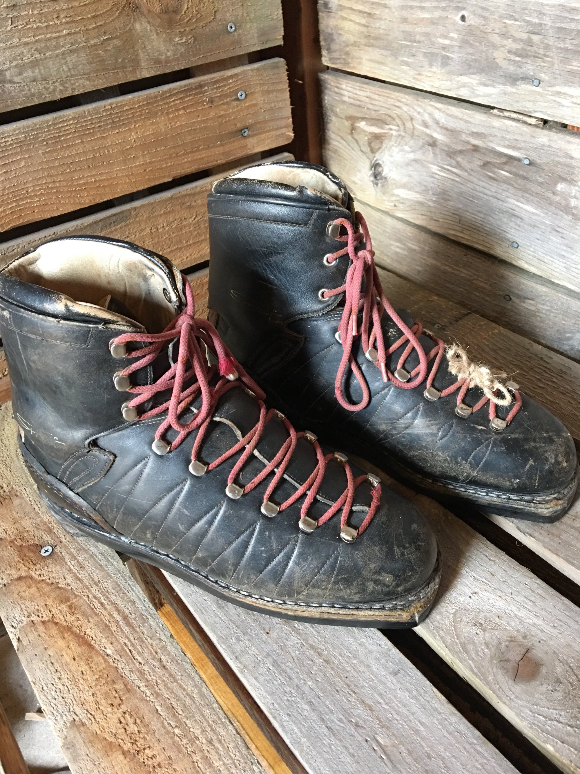 Vintage Black Leather Ski Boots with Red Laces - VintageWinter