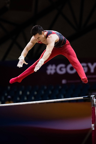 Zach Clay High Bar