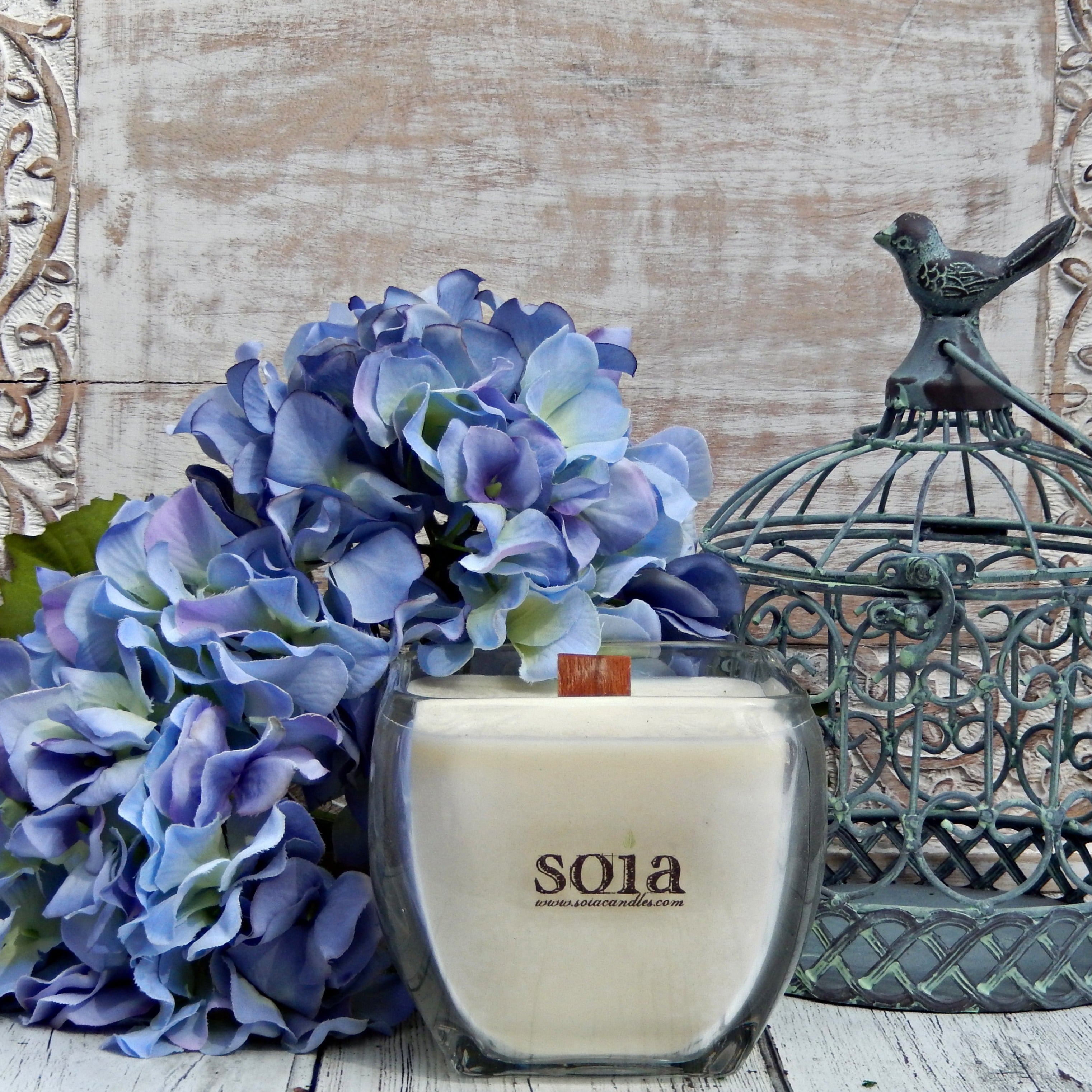 MAHOGANY TEAKWOOD – Soia Candles